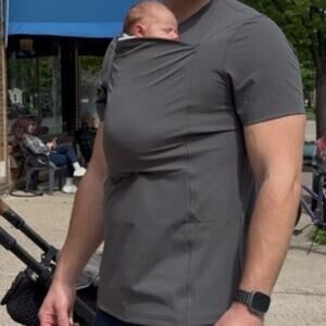 Lalabu Gray “Dad Tee” Baby wearing T-Shirt Size Medium Newborns Infants